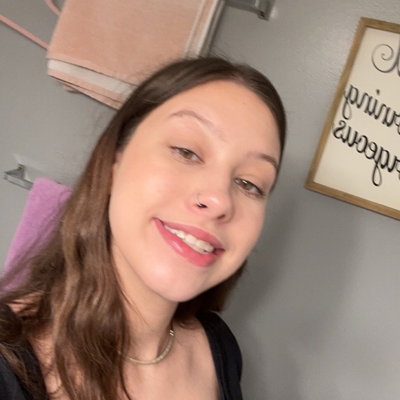 Meet your Posher, Emma - Picture 1 of 1